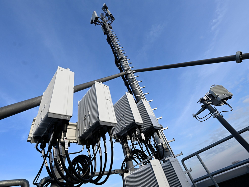 «Standalone» oder «5G Plus» bedeuten, dass sowohl bei den Antennen als auch im Kernnetz durchgängig 5G-Technologie genutzt wird. - Foto: Roberto Pfeil/dpa