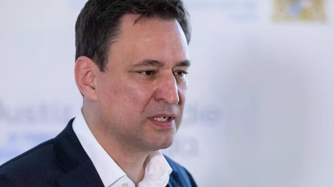 Georg Eisenreich (CSU), Justizminister von Bayern, war über das Verfahren gegen die Letzte Generation informiert. - Bild: Sven Hoppe/dpa