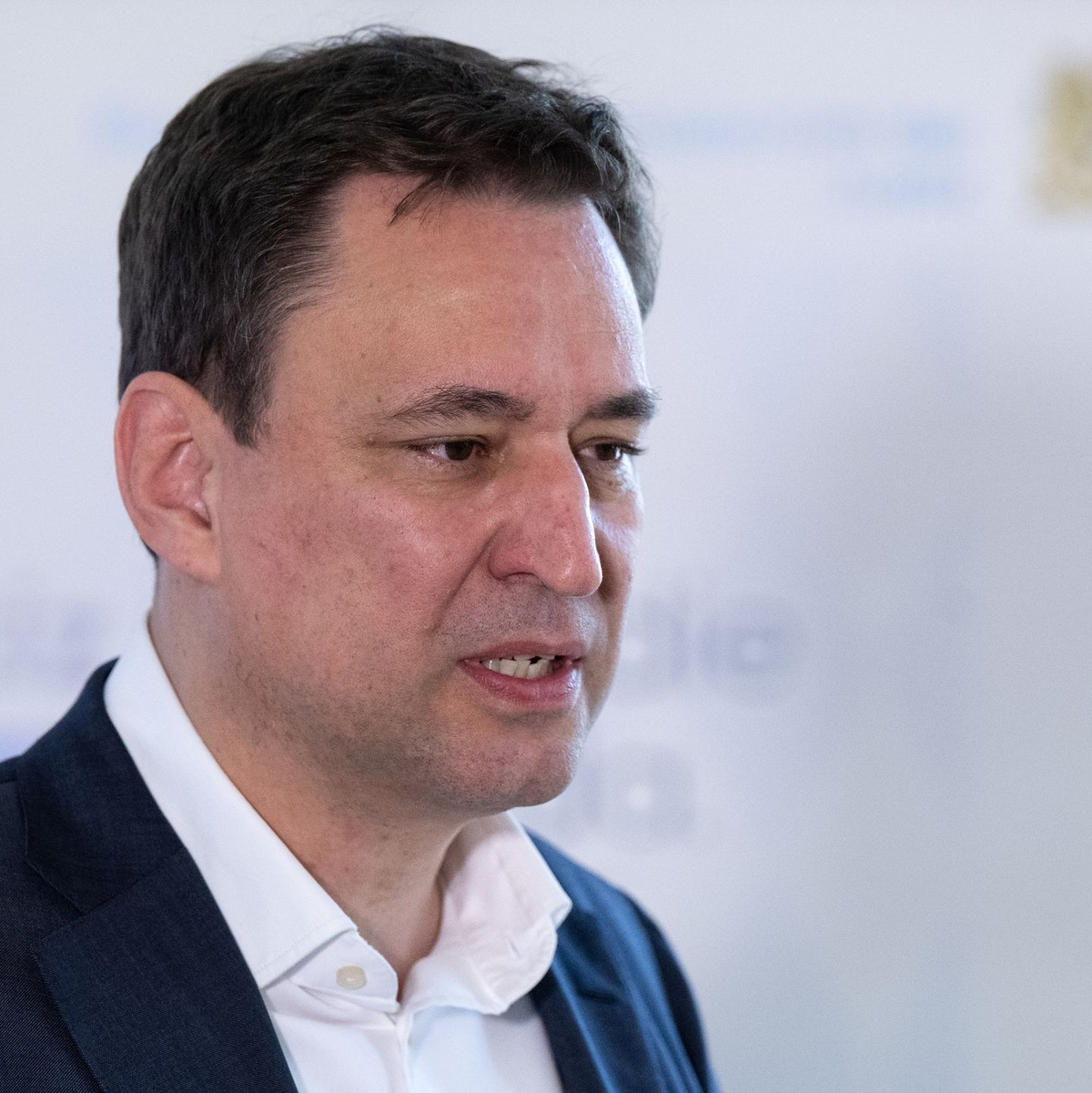 Georg Eisenreich (CSU), Justizminister von Bayern, war über das Verfahren gegen die Letzte Generation informiert. - Foto: Sven Hoppe/dpa