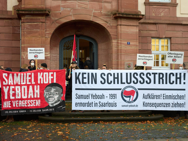 Der 27-jährige Asylbewerber Samuel Yeboah aus Ghana war 1991 infolge eines Brandanschlags gestorben. Nun soll es einen Landtags-Untersuchungsausschuss zu dem Fall geben (Archivbild). - Foto: Thomas Frey/dpa