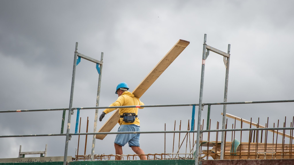 Die deutsche Wirtschaft wird nach Einschätzung des Ifo-Instituts dieses Jahr um 0,4 Prozent schrumpfen. - Foto: Christophe Gateau/dpa