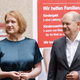 Bundeskanzler Olaf Scholz und Familienministerin Lisa Paus besuchen die Familienkasse Berlin-Brandenburg. - Foto: Odd Andersen/afp Pool/dpa