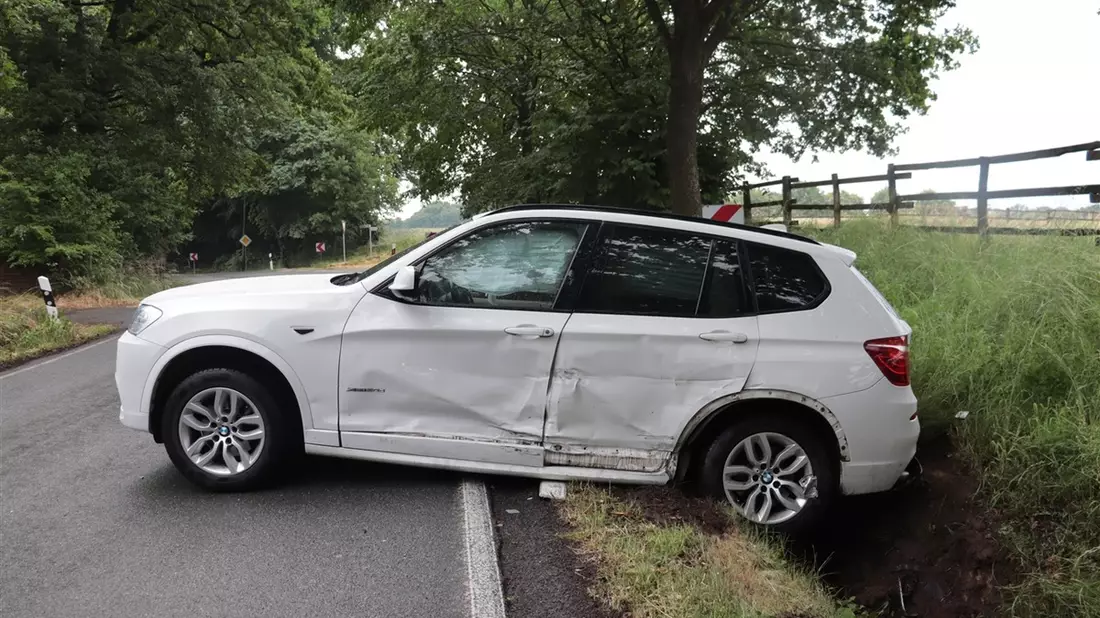 POL-HF: Verkehrsunfall im Kreuzungsbereich - Zwei Leichtverletzte - Bild: presseportal.de