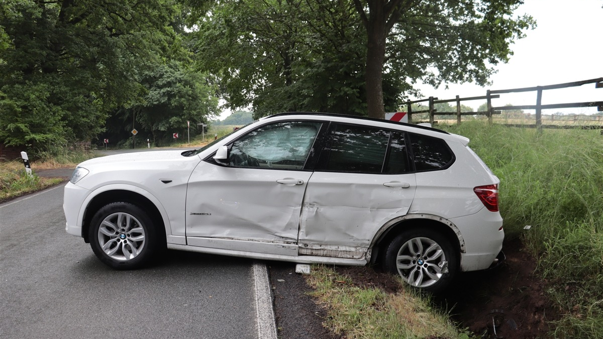POL-HF: Verkehrsunfall im Kreuzungsbereich - Zwei Leichtverletzte - Foto: presseportal.de