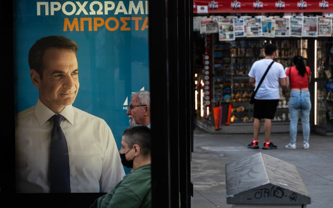 Ministerpräsident Kyriakos Mitsotakis und seine Konservative Partei können bei der Parlamentswahl mit einer deutlichen Mehrheit rechnen. - Foto: Angelos Tzortzinis/dpa