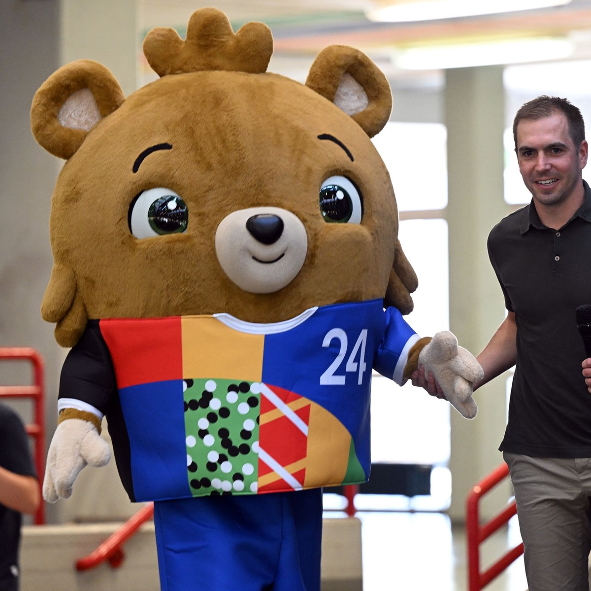 Sorgt sich nicht um die Stimmung bei der Heim-EM: Turnierdirektor Philipp Lahm. - Foto: Federico Gambarini/dpa