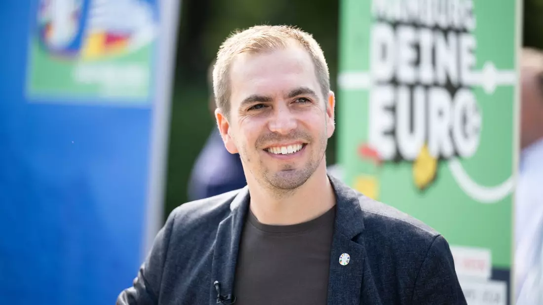Sorgt sich nicht um die Stimmung bei der Heim-EM: Turnierdirektor Philipp Lahm. - Bild: Daniel Reinhardt/dpa
