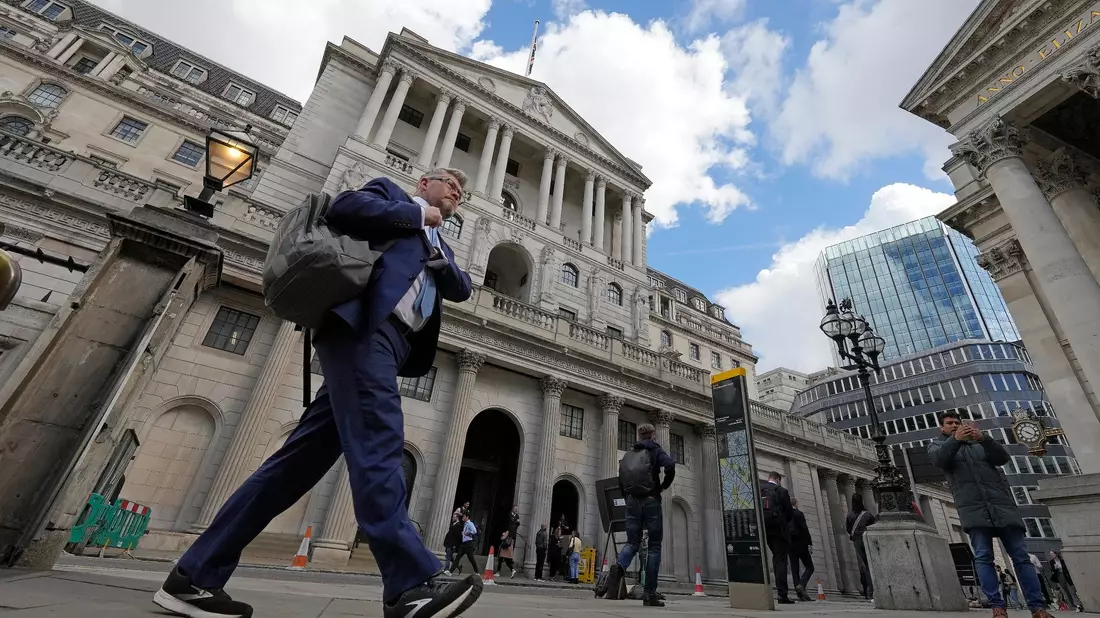 Blick auf die Bank of England im Londoner Finanzviertel. - Bild: Frank Augstein/AP/dpa