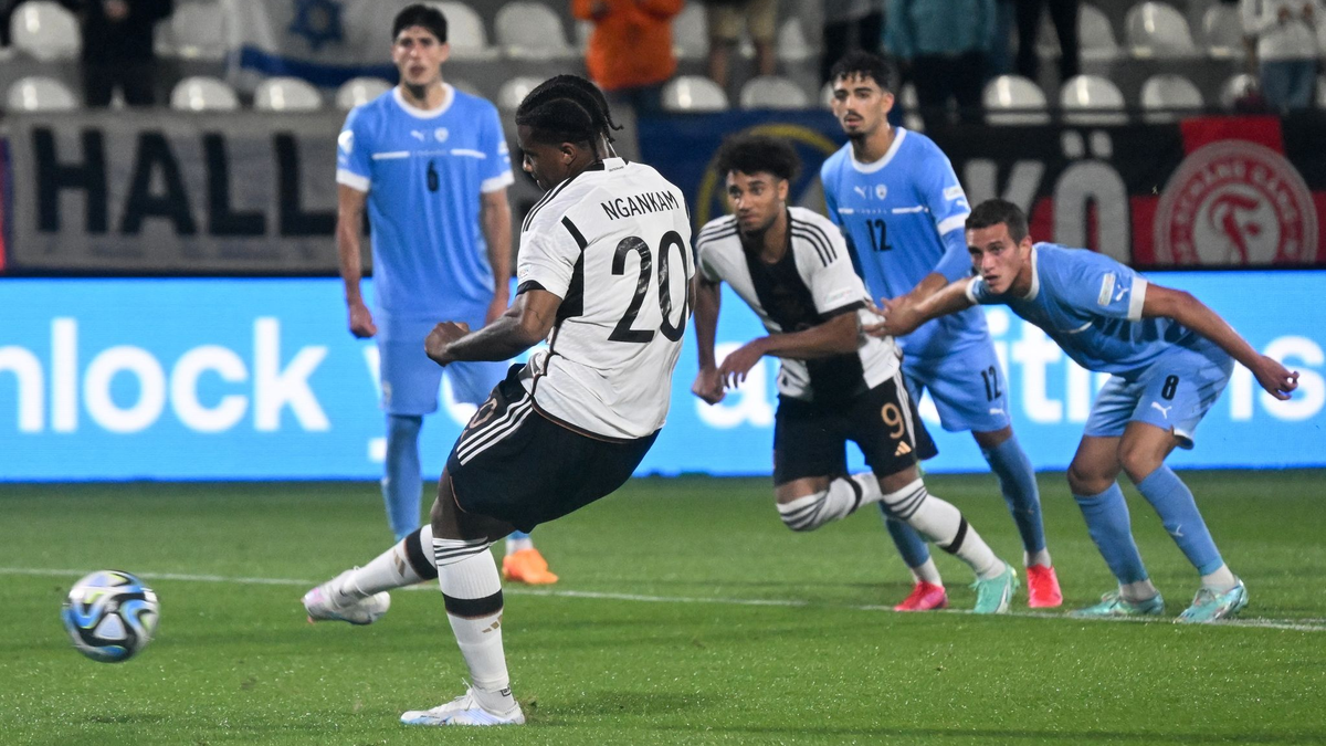 Wurde wegen eines verschossenen Elfmeters rassistisch beleidigt: Jessic Ngankam. - Foto: Sebastian Kahnert/dpa