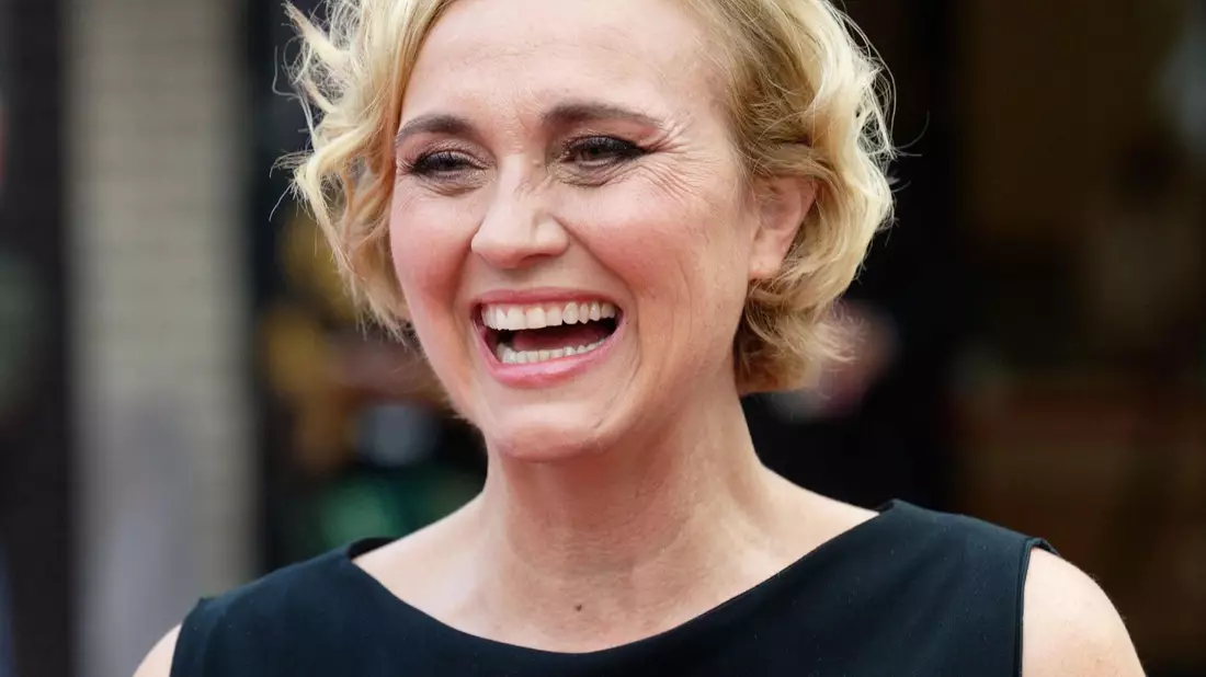 Die Moderatorin Caren Miosga liest unter anderem im St. Pauli Theater aus Uwe Johnsons Roman «Jahrestage». - Bild: Henning Kaiser/dpa