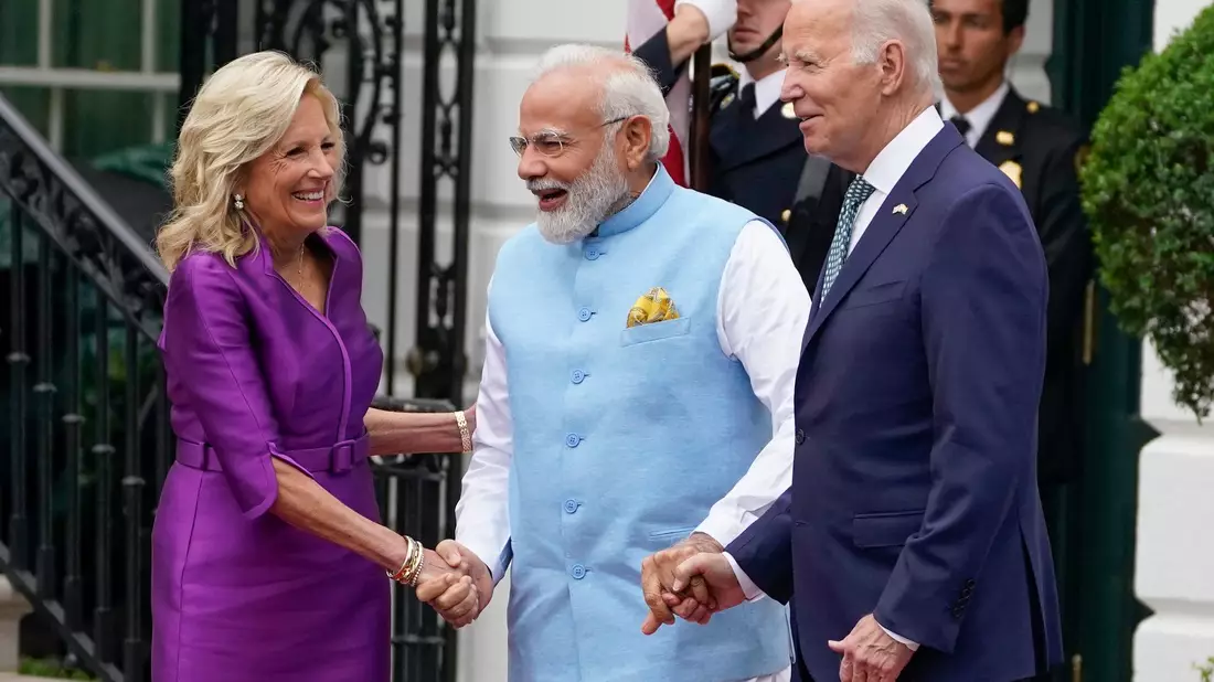 First Lady Jill Biden und US-Präsident Joe Biden empfangen den indischen Premier Modi am Weißen Haus. - Bild: Evan Vucci/AP/dpa