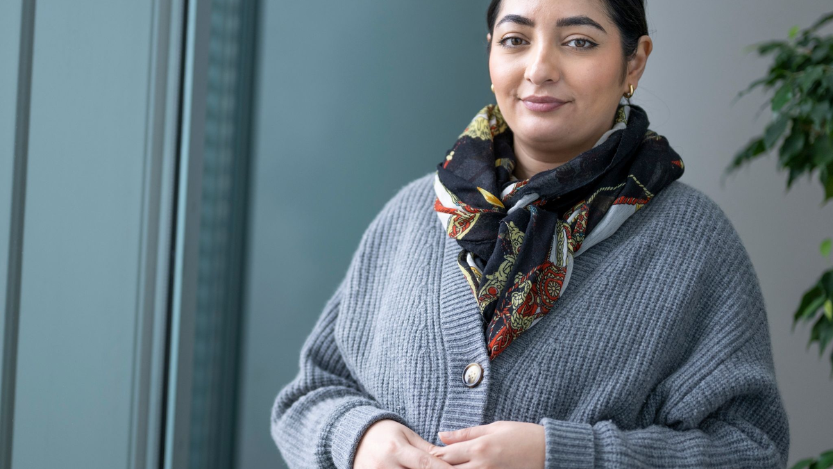 Reem Alabali-Radovan, die Integrationsbeauftragte der Bundesregierung, aufgenommen bei einem Interview im Bundeskanzleramt. - Foto: Monika Skolimowska/dpa