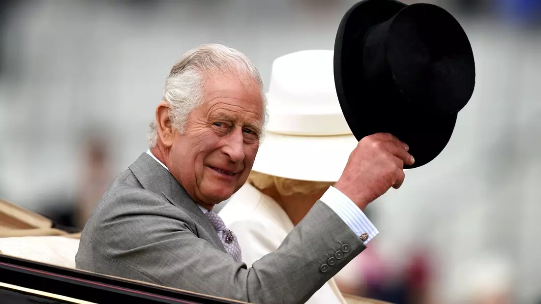 König Charles III. gilt als leidenschaftlicher Gärtner. - Bild: John Walton/PA Wire/dpa
