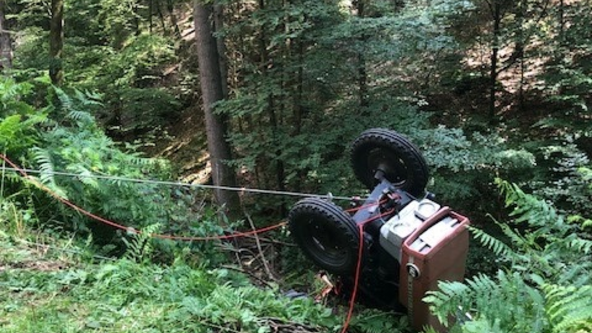 POL-PDLD: Traktorunfall mit eingeklemmter Person - Foto: presseportal.de