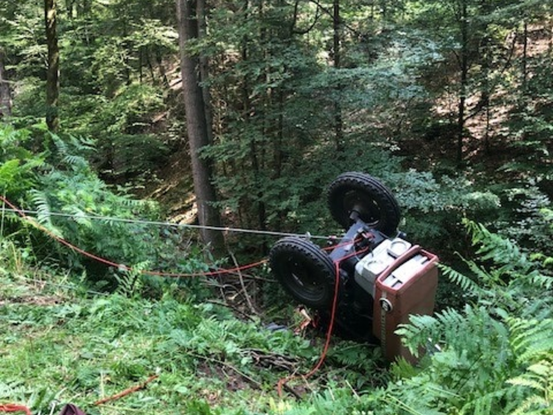 POL-PDLD: Traktorunfall mit eingeklemmter Person - Foto: presseportal.de