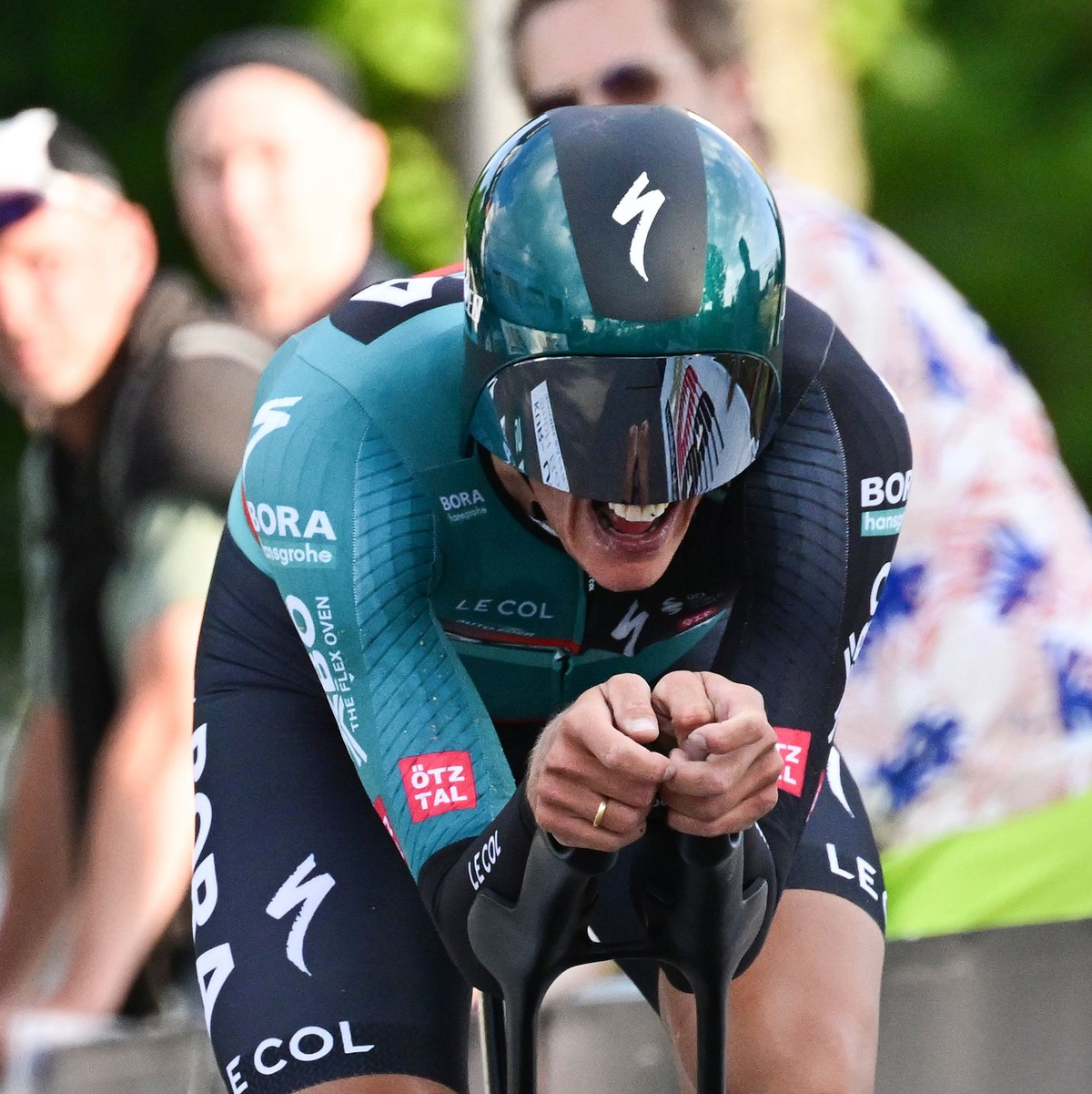 Nils Politt vom Team UAE Team Emirates ist bereit für den Tour-Start. - Foto: Bernd Weißbrod/dpa