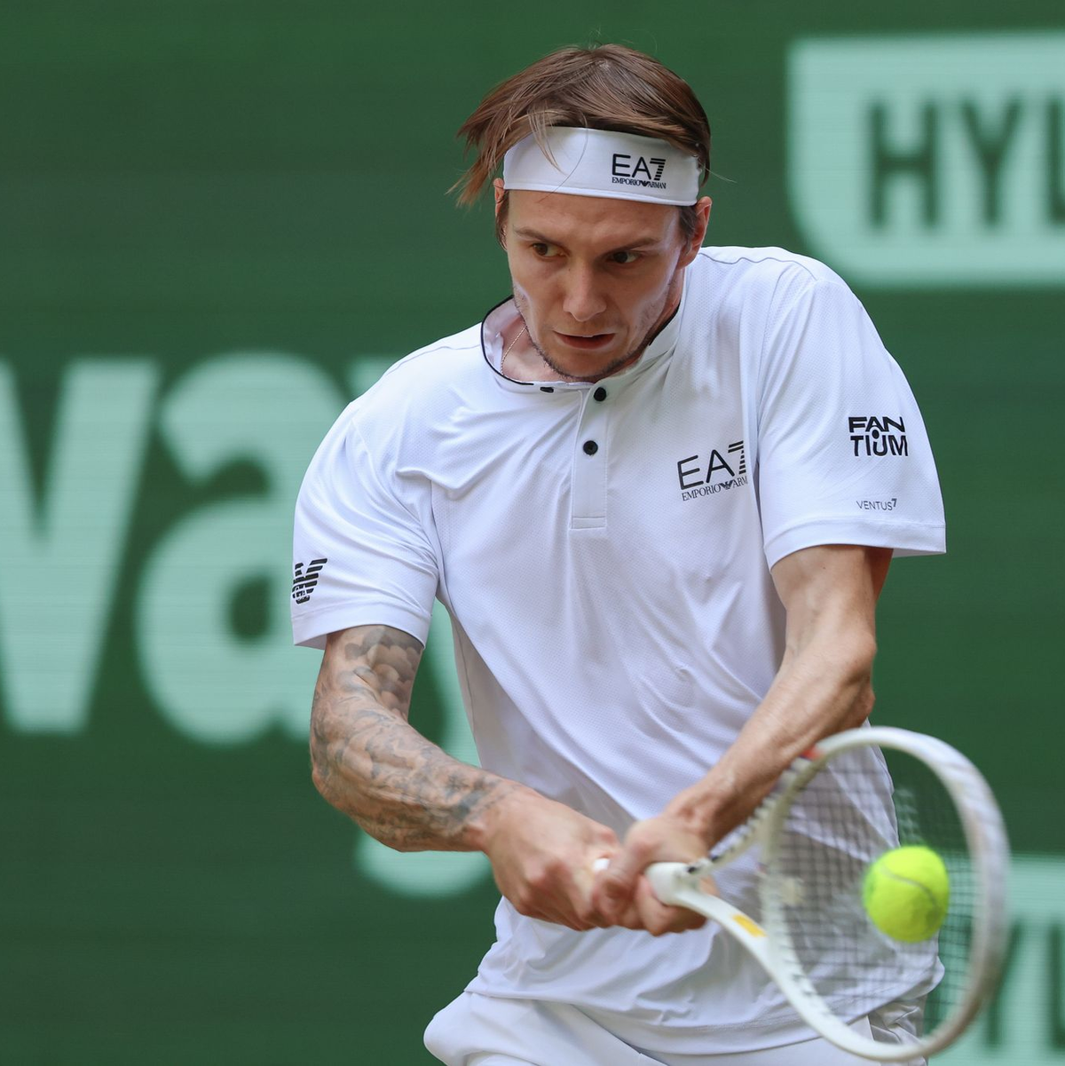 Nach dem Sieg gegen Alexander Zverev traf Alexander Bublik im Finale von Halle auf Andrei Rubljow. - Foto: Friso Gentsch/dpa