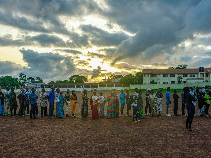 Sierra Leone wählte am Samstag einen Präsidenten, ein Parlament sowie Kommunalverwaltungen. - Foto: TJ Bade/AP/dpa