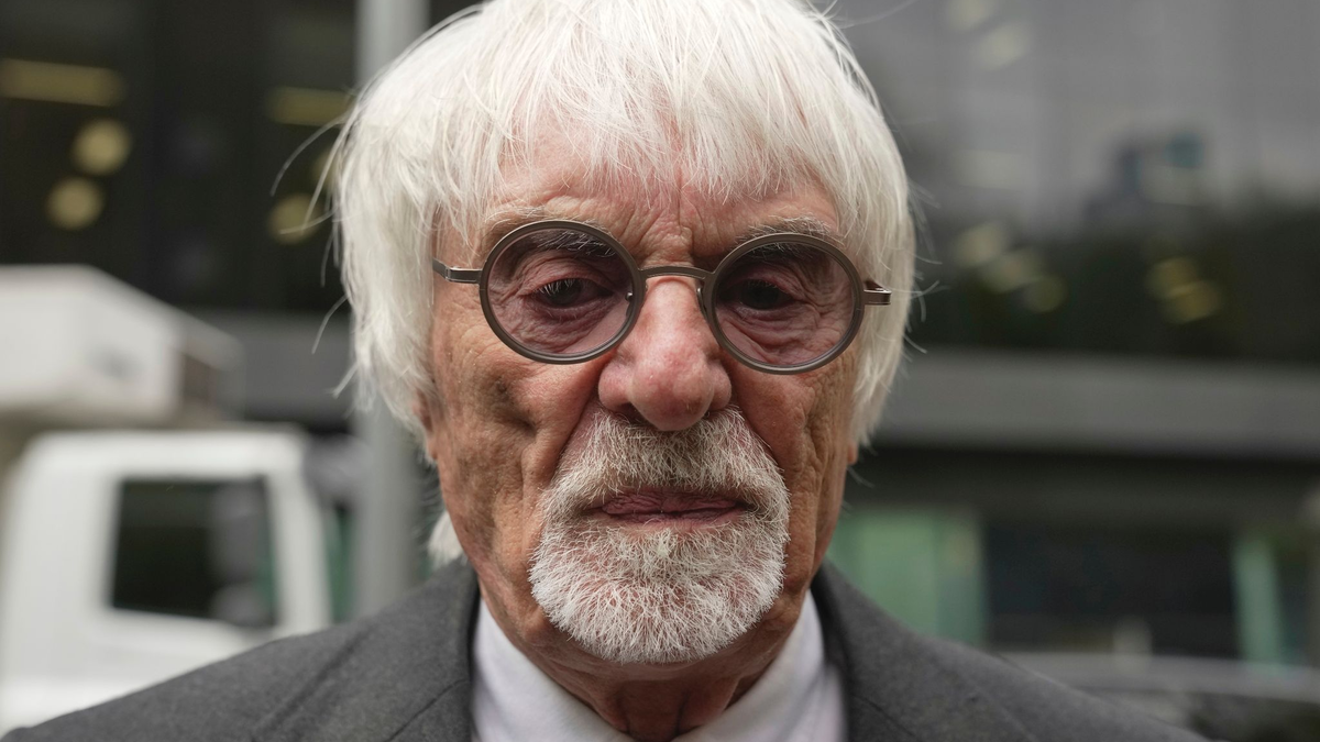 Kritisiert seine Nachfolger: Ex-Formel-1-Boss Bernie Ecclestone. - Foto: Kin Cheung/AP/dpa
