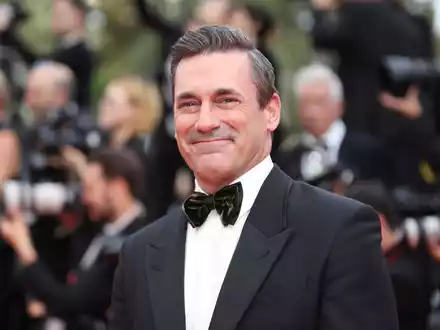 Jon Hamm spielte in «Mad Men» den trinkfreudigen Werbemann und Frauenheld Don Draper. - Foto: Vianney Le Caer/Invision/AP/dpa
