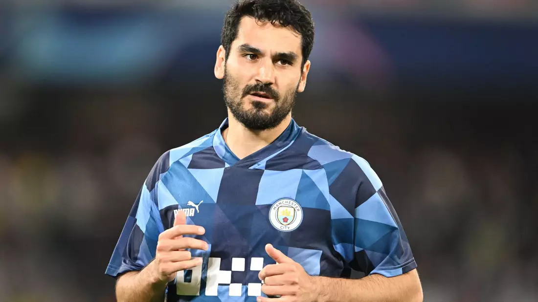 Wird die DFB-Elf beim Heimturnier mit der offiziellen UEFA-Binde aufs Spielfeld führen: Ilkay Gündogan. - Bild: Robert Michael/dpa