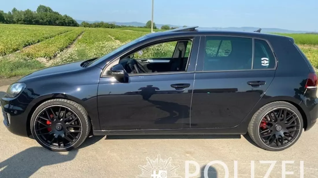 POL-MI: Nach Unfall: Auto schleudert auf Feld - Bild: presseportal.de