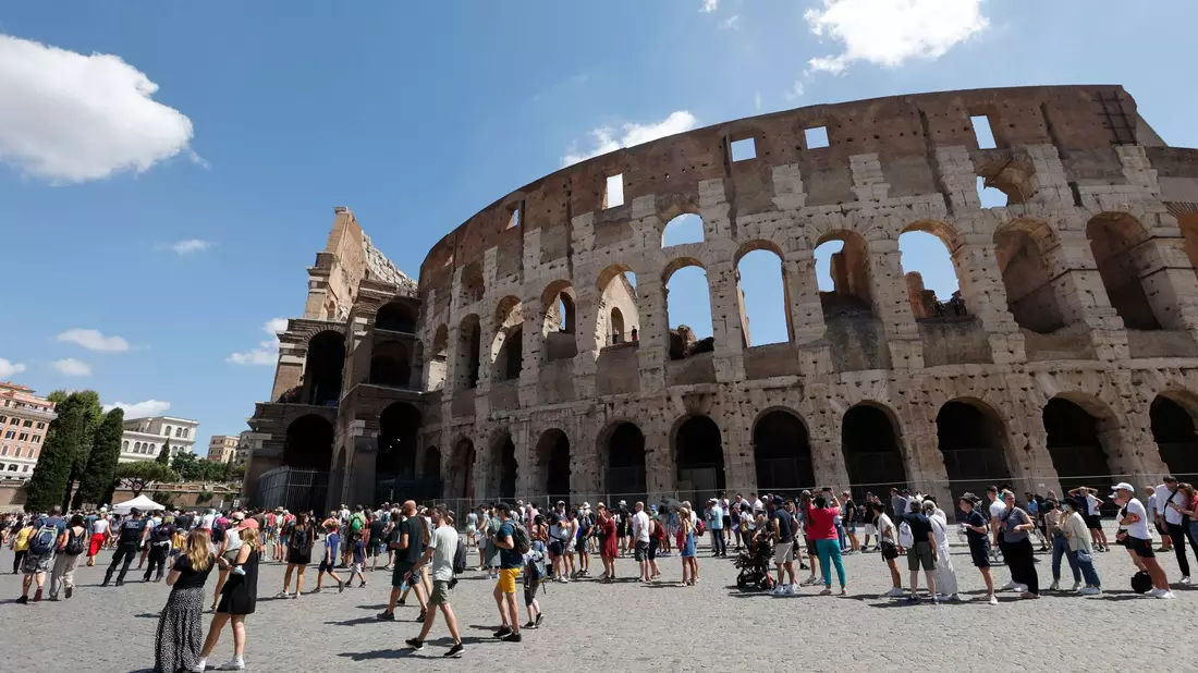 Das Kolosseum gehört zu den beliebtesten Touristenattraktionen in Italien. - Bild: Riccardo De Luca/AP/dpa