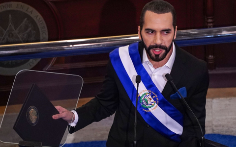 El Salvadors Präsident Nayib Bukele ist einer Umfrage zufolge der beliebteste Präsident Lateinamerikas. - Foto: Camilo Freedman/dpa