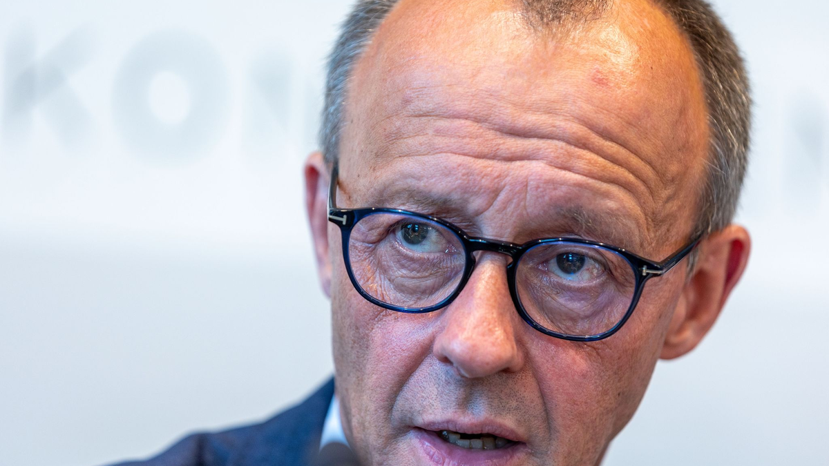 Wegen seiner Aussagen nach der Wahl im thüringischen Kreis Sonneberg gibt es für CDU-Chef Friedrich Merz harsche Kritik von den Grünen. - Foto: Jens Büttner/dpa