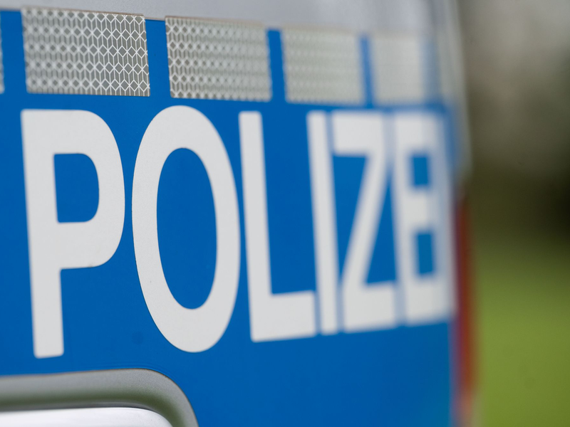 Die Polizei in Darmstadt hat einen 15-Jährigen wegen eines tödlichen Angriffs auf einen Obdachlosen in Untersuchungshaft genommen. - Foto: Marijan Murat/dpa/Symbolbild