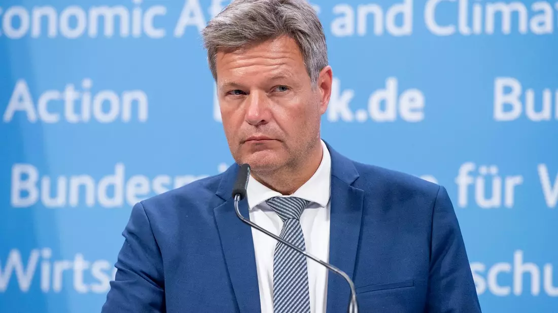 Bundeswirtschaftsminister Robert Habeck musste Kritik an seiner Wortwahl einstecken. - Bild: Christophe Gateau/dpa