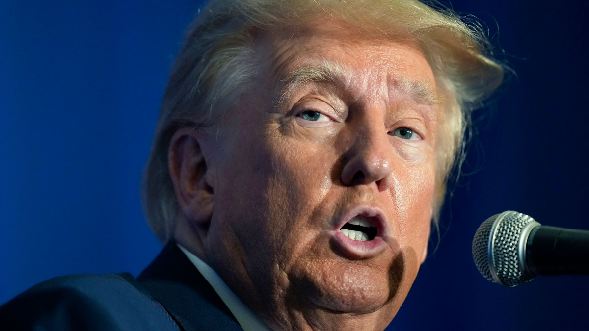 Ex-US-Präsident Donald Trump bei einer Veranstaltung im US-Bundesstaat New Hampshire. - Foto: Steven Senne/AP/dpa