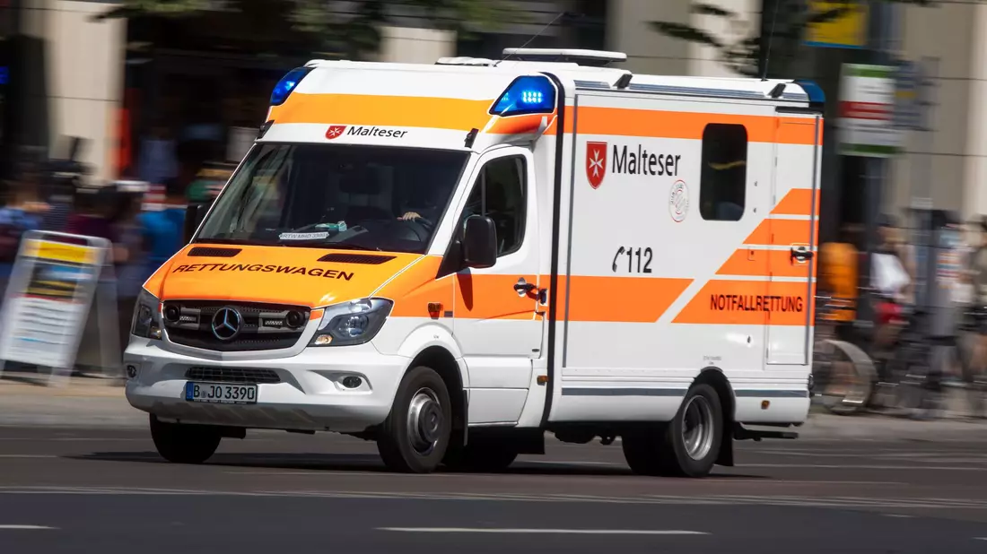 In den vergangenen zwei Jahrzehnten gab es durschnittlich fast 1500 Klinikbehandlungen pro Jahr wegen extremer Hitze (Symbolfoto). - Bild: Jens Büttner/ZB/dpa