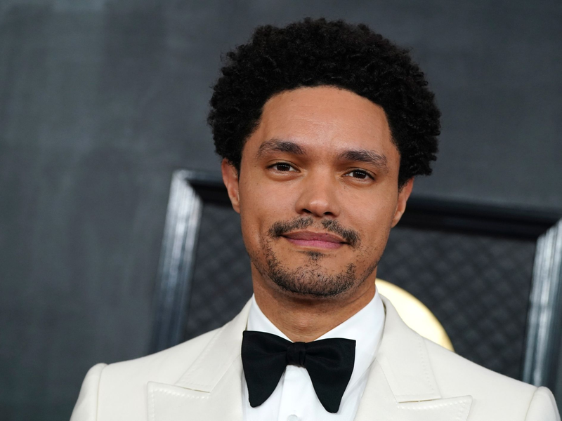 Comedian Trevor Noah moderiert erneut die Grammys - Foto: Jordan Strauss/Invision/AP/dpa