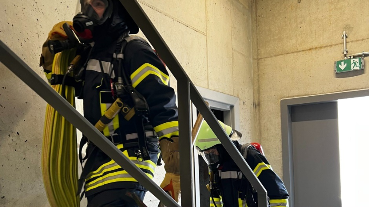 FW-LEV: Dachstuhlbrand Wiesdorf - Foto: presseportal.de