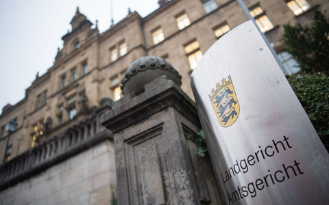 Die 35-Mutter und ihr 67 Jahre alter Sex-Partner mussten sich vor dem Tübinger Landgericht verantworten. - Foto: Tom Weller/dpa