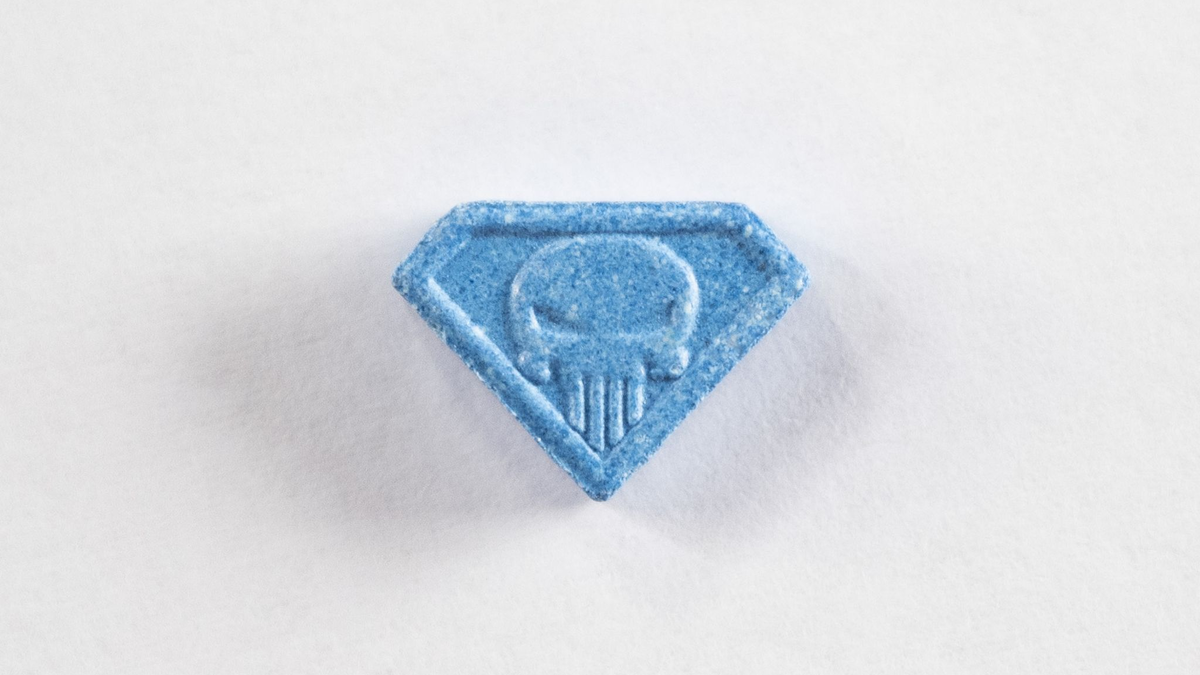 Je nach Herkunft können Ecstasy-Pillen der Variante «Blue Punisher» völlig unterschiedliche Zusammensetzung haben. - Foto: Ennio Leanza/Keystone/dpa