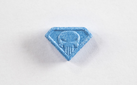 Je nach Herkunft können Ecstasy-Pillen der Variante «Blue Punisher» völlig unterschiedliche Zusammensetzung haben. - Foto: Ennio Leanza/Keystone/dpa