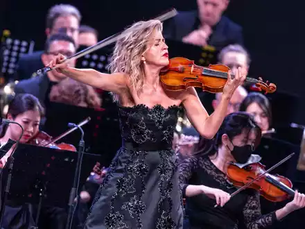 Die Violinistin Anne-Sophie Mutter wird 60. - Foto: Jens Büttner/dpa