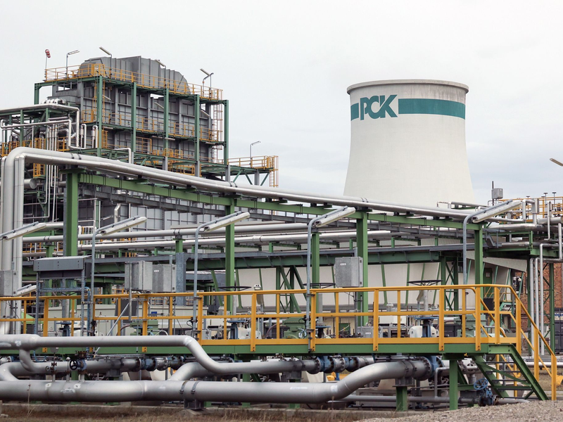 «Die Raffinerie verdient wieder Geld, weil Kapazitäten besser ausgelastet sind» - Foto: Joerg Carstensen/dpa