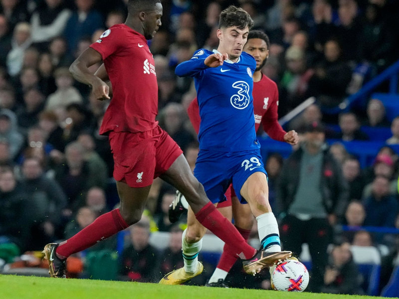 Kai Havertz (r) wechselt vom FC Chelsea zum FC Arsenal. - Foto: Frank Augstein/AP/dpa