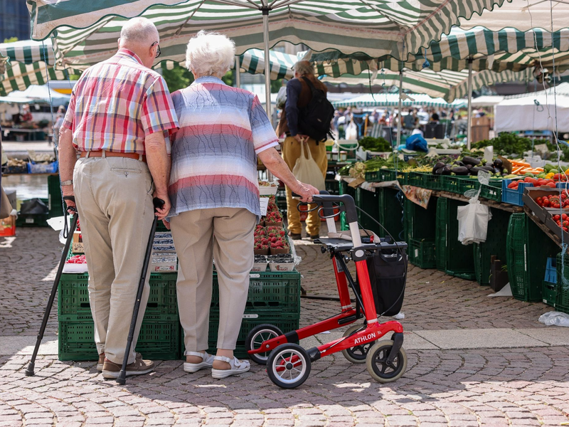 Laut Funke Mediengruppe haben sich bei den Sozial- und Wohlfahrtsverbänden zahlreiche Grundrentenbezieher gemeldet, denen nach der Einkommensprüfung die Bezüge gekürzt wurden. - Foto: Jan Woitas/dpa