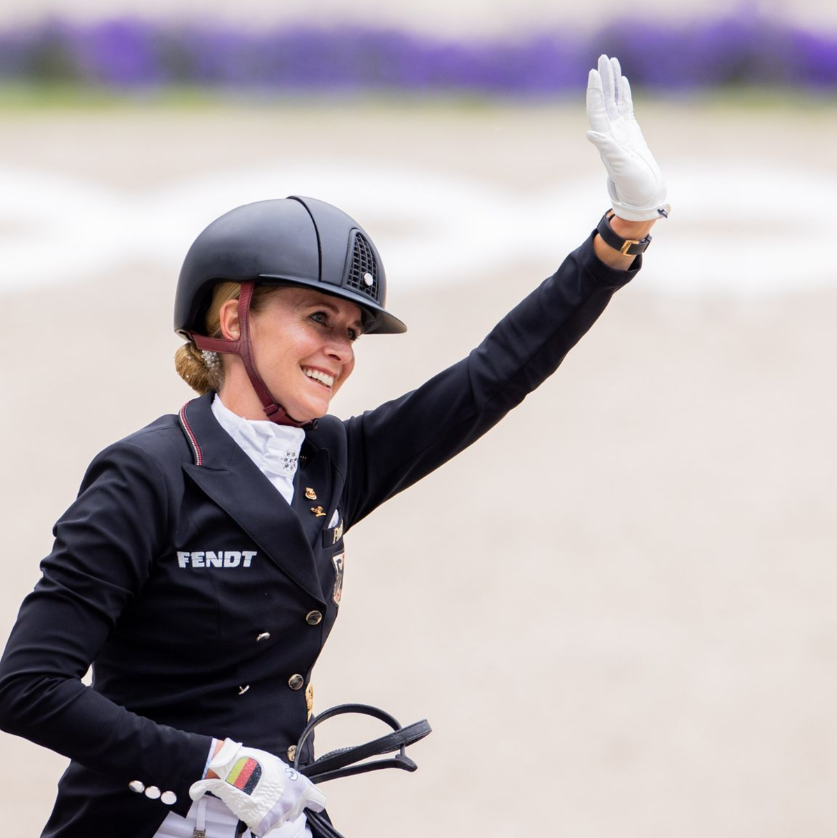 Liegt mit Deutschlands Dressur-Team beim CHIO vorne: Jessica von Bredow-Werndl. - Foto: Rolf Vennenbernd/dpa