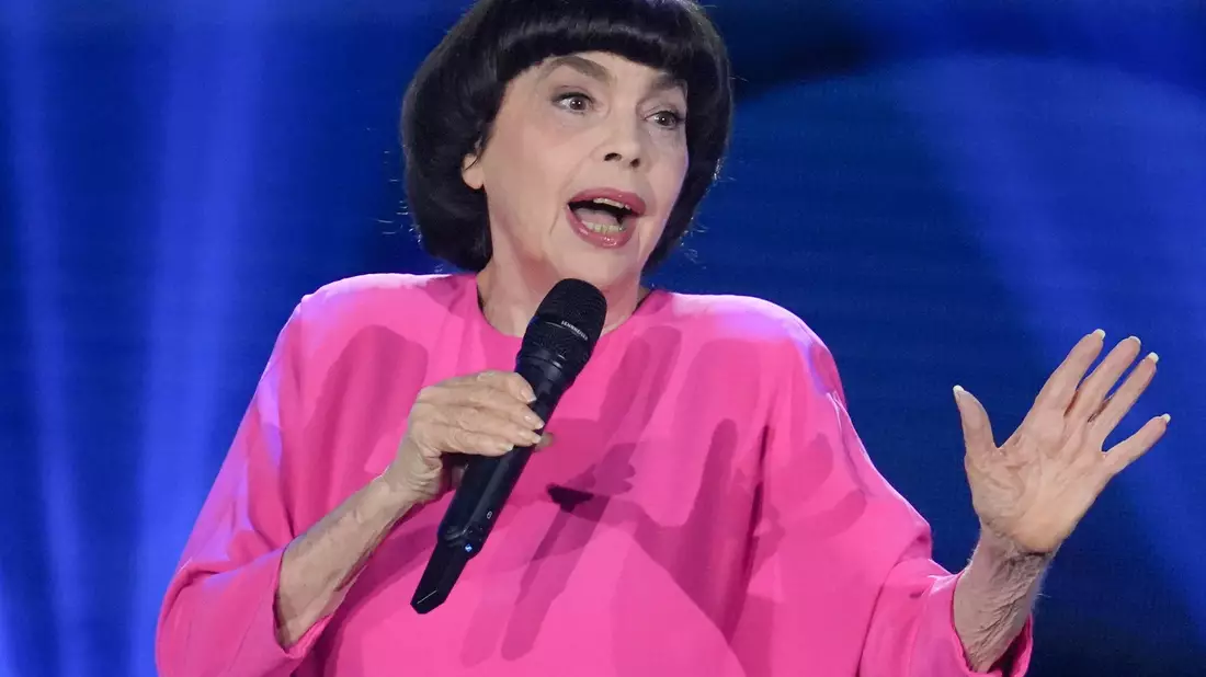 Sängerin Mireille Mathieu will sich von der Bühne verabschieden. - Bild: Jason Harrell/dpa