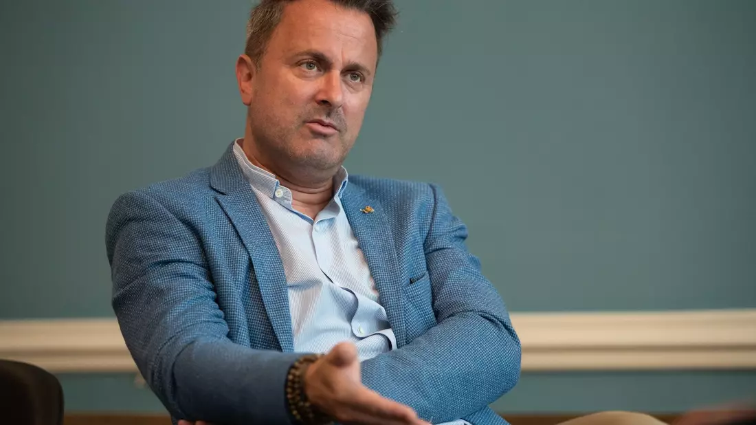 Der luxemburgische Premierminister Xavier Bettel wirft Orban Erpressungsversuche gegen die EU vor. - Bild: Harald Tittel/dpa