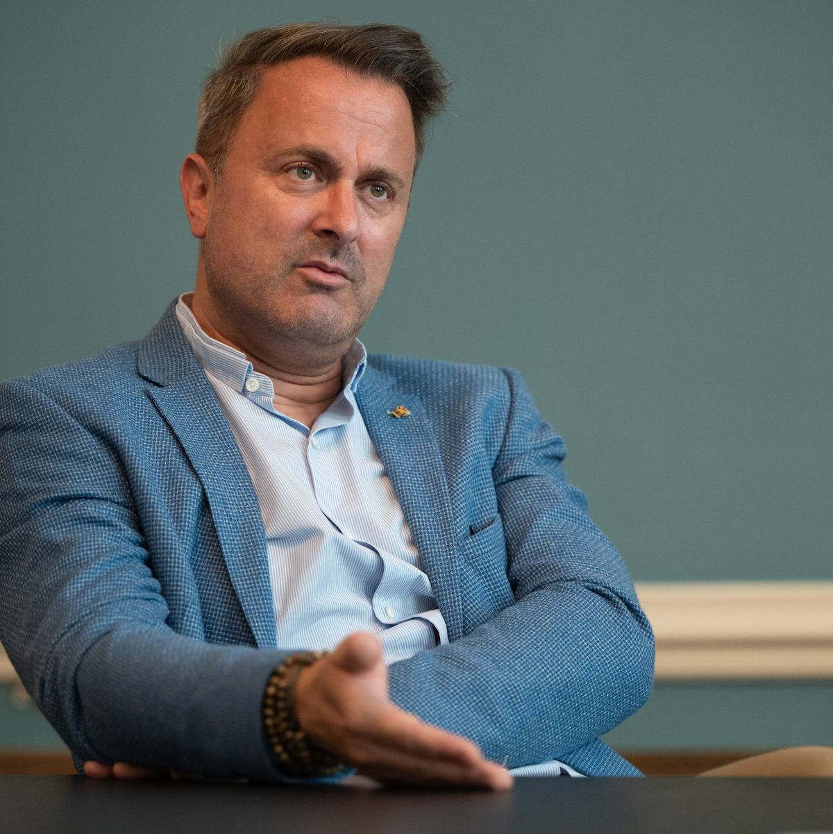 Der luxemburgische Premierminister Xavier Bettel wirft Orban Erpressungsversuche gegen die EU vor. - Foto: Harald Tittel/dpa