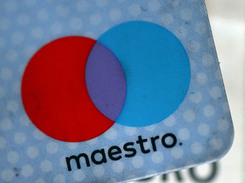 «Eine Karte, die nicht durchgängig für Zahlungen im Online-Handel eingesetzt werden kann, ist (...) nicht mehr zeitgemäß.» - Foto: Federico Gambarini/dpa