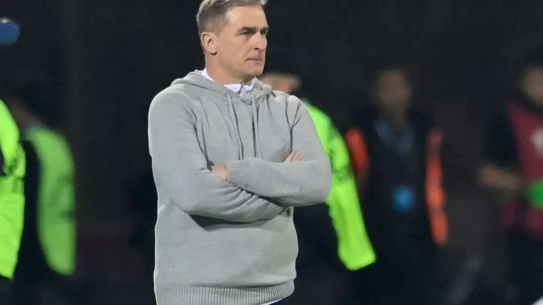 Stefan Kuntz gilt als Kandidat für den Trainerposten bei den DFB-Frauen. - Bild: Hakob Berberyan/AP/dpa