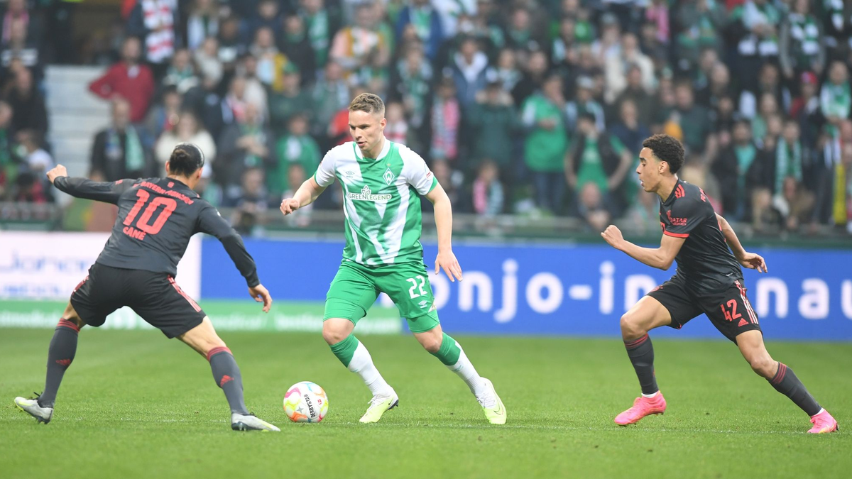 Die Profis von Werder Bremen waren gegen Bayern München völlig chancenlos. - Foto: Carmen Jaspersen/dpa