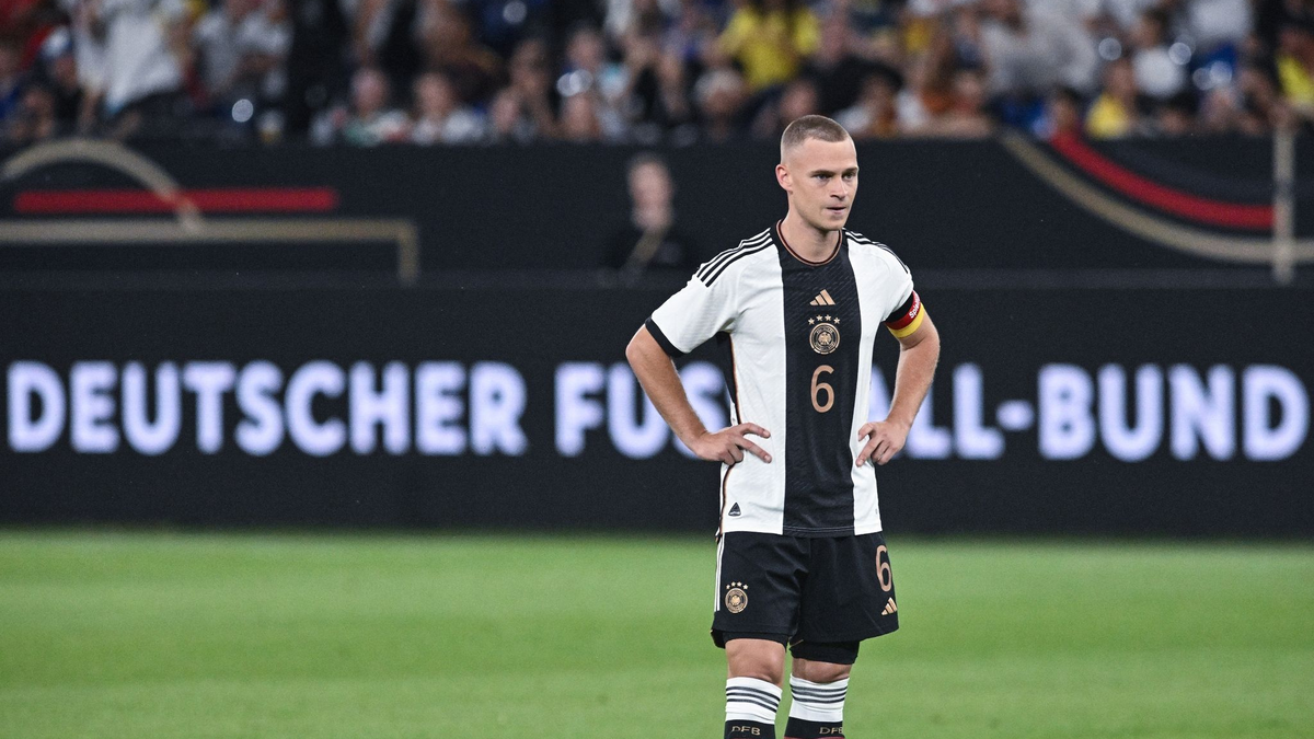 Der deutsche Fußball steckt ein Jahr vor der EM in einer großen Krise. - Foto: Bernd Thissen/dpa